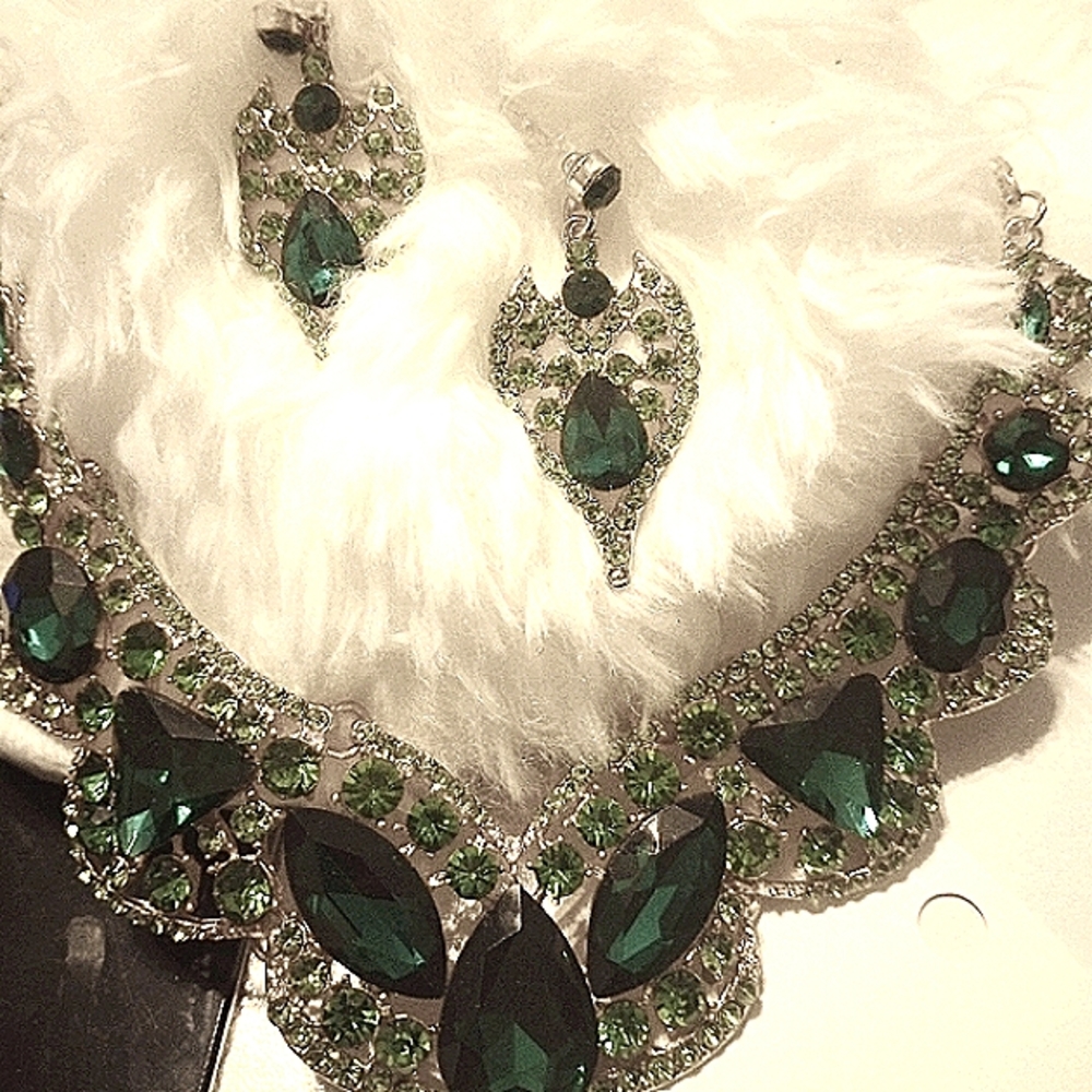 (New)Necklace n Earring Set